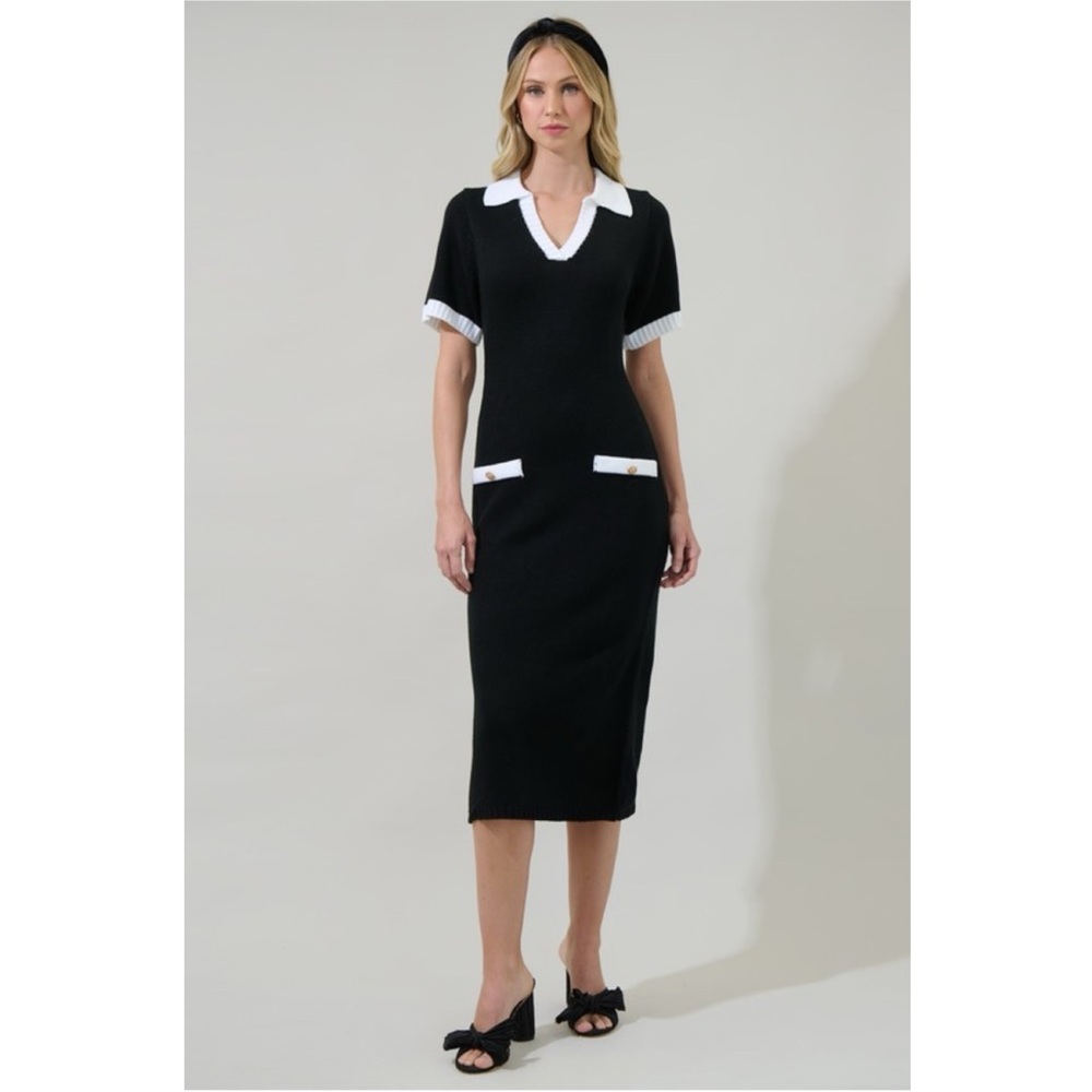 ⭐️⭐️• Black & White 100% Acrylic Knit Sweater Dress w/Gold Button Dash Pockets